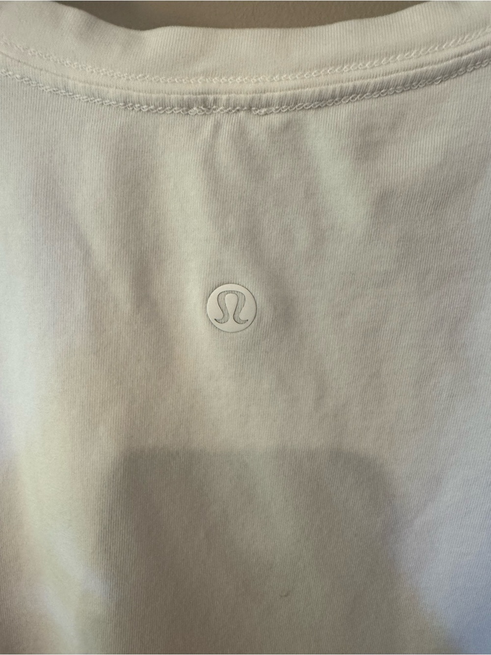 lululemon athletica Women's White Short Sleeve Crew Tee - Picture 4 of 6